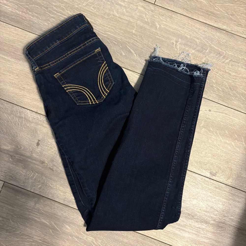 😀Hollister Dark Denim Skinny Jeans🌹